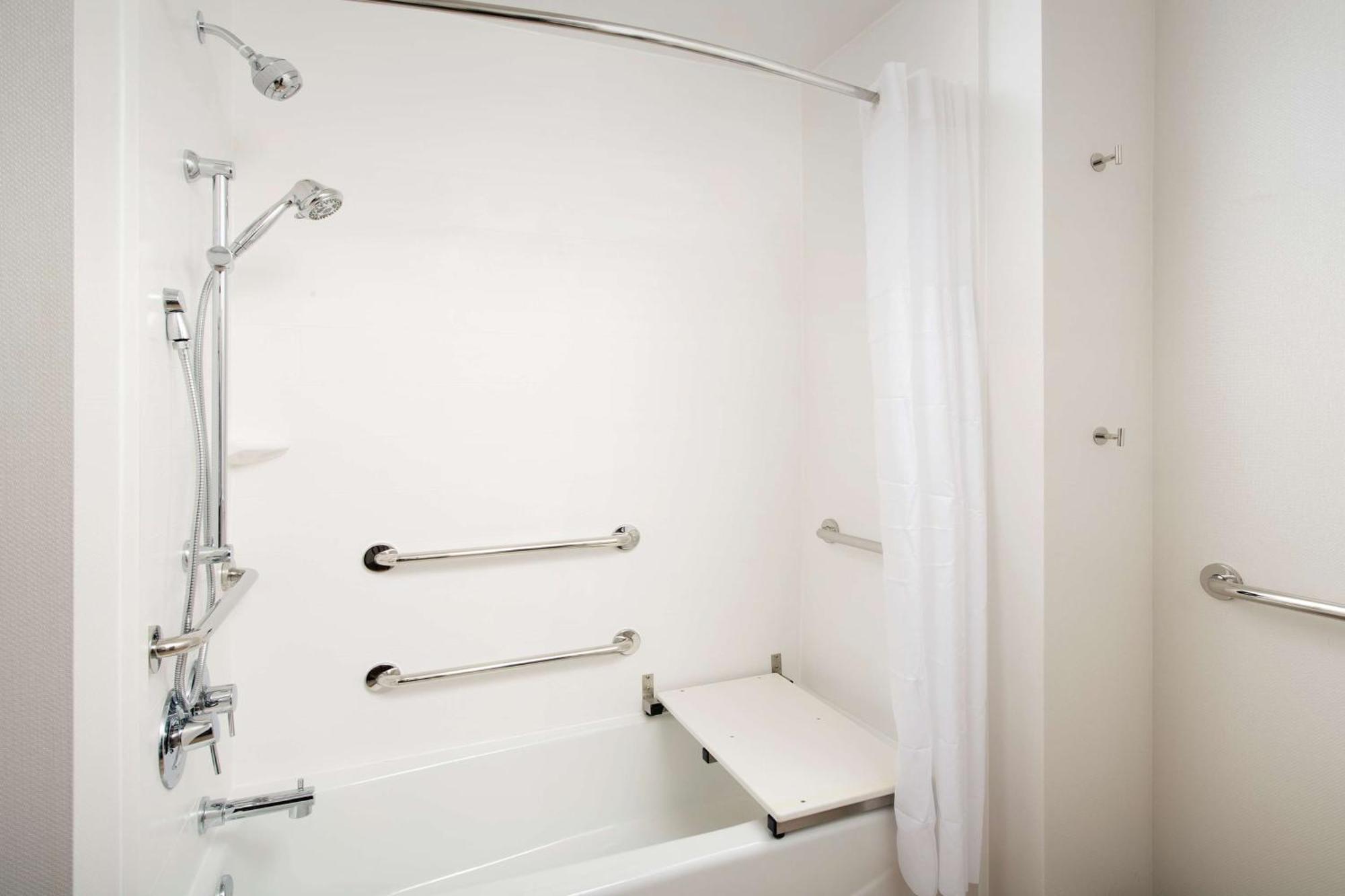 Hampton & Lackland Afb Seaworld Hotel 3*